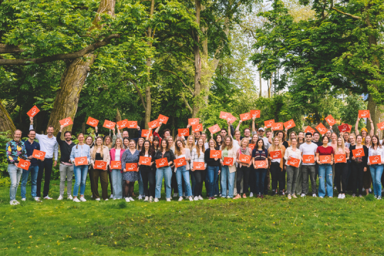 Viele Mitarbeiter von SKR - Teambild